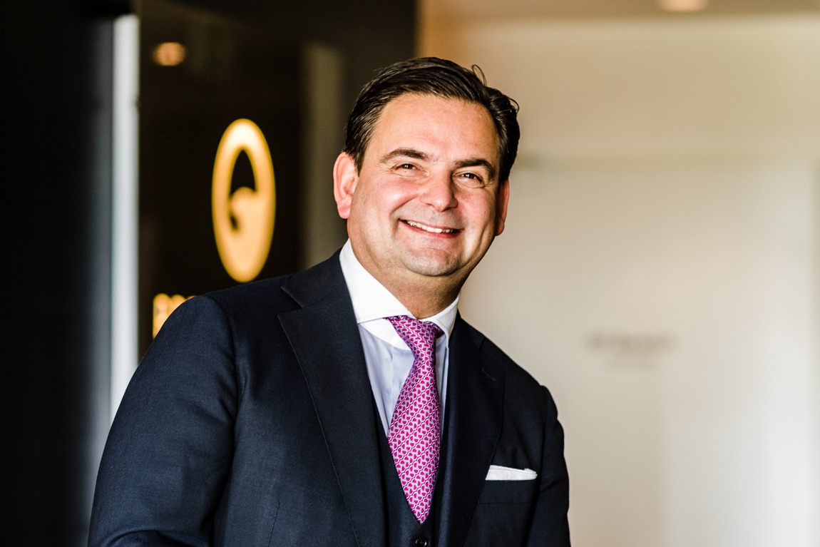 Dr. Breyer schreibt im Fachjournal CRSTE über SMILE Augenlasern