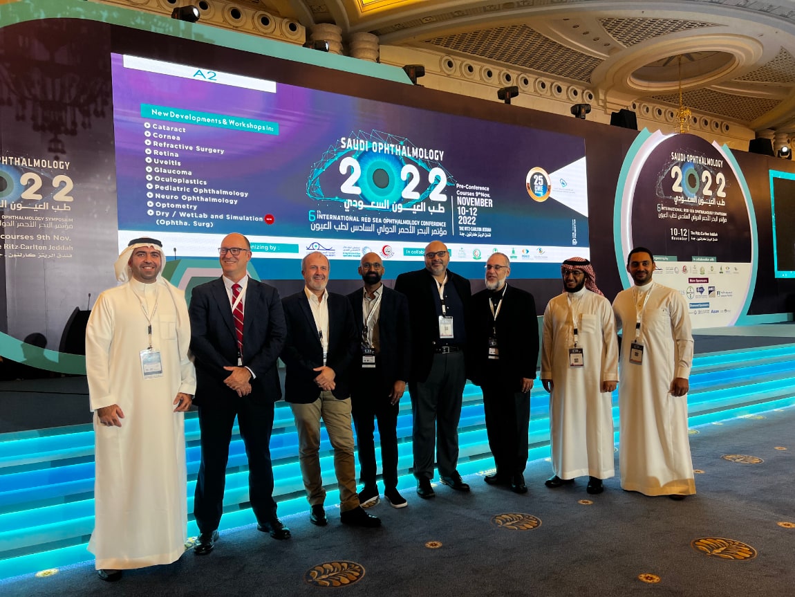Dr. Klabe trägt beim Symposium der Saudi Ophthalmology RSOS 2022 vor.