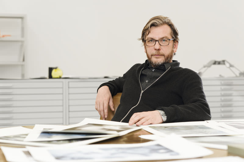 Thomas Ruff in seinem Atelier fotografiert von Jürgen H. Kruse.