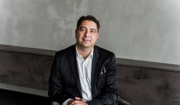 PD Dr. Hakan Kaymak, Leiter unseres Makula-Netzhaut-Zentrums in Düsseldorf-Oberkassel.