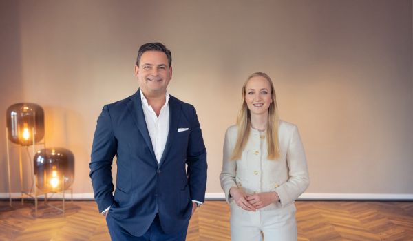 Dr. Breyer und seine Oberärztin Dr. Artz
